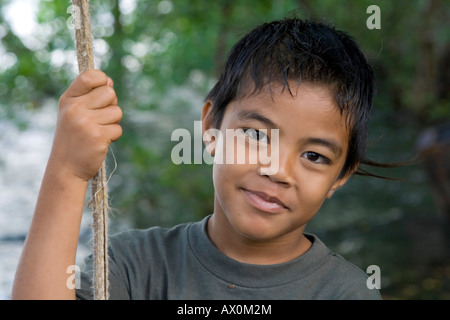 Jeune garçon, Kosrae (États fédérés de Micronésie Banque D'Images