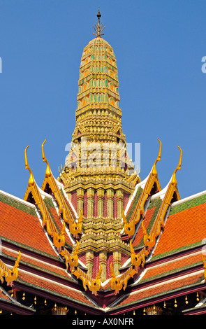 Prasat Phra Thep Bidon (panthéon royal) au Grand Palais Wat Phra Kaeo (Temple du Bouddha d'Émeraude), Bangkok, Thaïlande, Sud Banque D'Images
