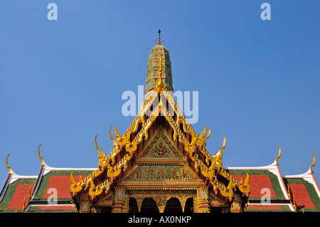 Prasat Phra Thep Bidon (panthéon royal) au Grand Palais Wat Phra Kaeo (Temple du Bouddha d'Émeraude), Bangkok, Thaïlande, Sud Banque D'Images