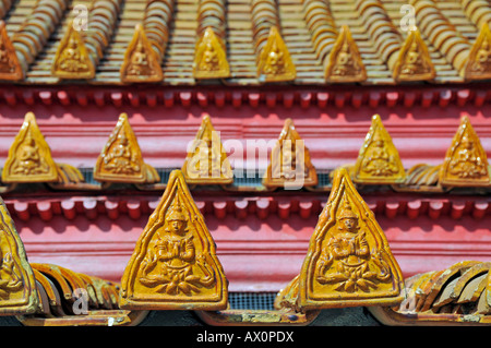 L'ornementation du toit, en Temple (Wat Benchamabophit), Bangkok, Thailande, Asie Banque D'Images