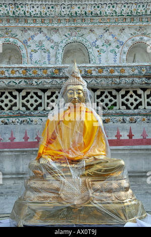 Buddha, Wat Arun (temple de l'aube), Bangkok, Thaïlande, Asie du Sud-Est Banque D'Images