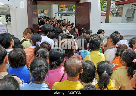 Foule de gens, Nouvel An, Wat Chana Songkhram Temple, Bangkok, Thaïlande, Asie du Sud-Est Banque D'Images