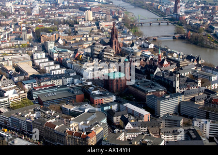 Vue aérienne de Francfort avec vue sur l'église St. Paul (Paulskirche) et le Roemer, Francfort, Hesse, Germany, Europe Banque D'Images