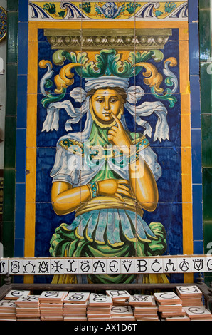 Tuiles de céramique Azulejo shop 'Ceramica Santa' dans le quartier Triana de Séville, Andalousie, Espagne, Europe Banque D'Images