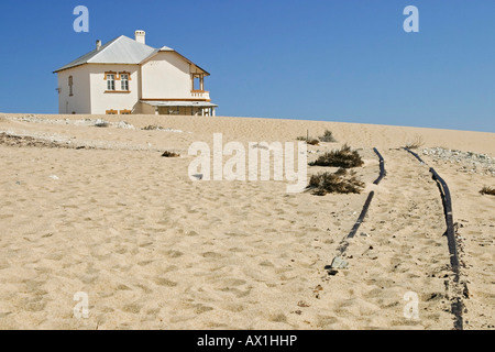 Maison à l'ancienne (diamondtown villefantôme) Kolmanskop dans le désert du Namib, Namibie, Afrique, Luederitz Banque D'Images