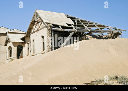 La chambre du maître (professeur) est dans le sable en contrebas, dans l'ancien (diamondtown villefantôme) dans le Namib de Kolmanskop Banque D'Images