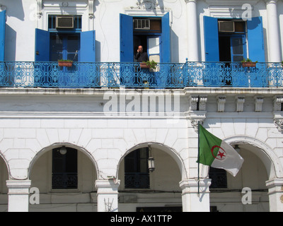 Façade du bâtiment blanc, Boulevard Ernesto Che Guervara, Alger, capitale de l'Algérie Banque D'Images