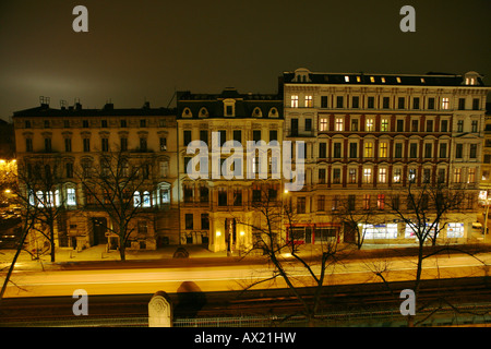 Maisons pendant la nuit dans la station de métro Schönhauser Allee Banque D'Images