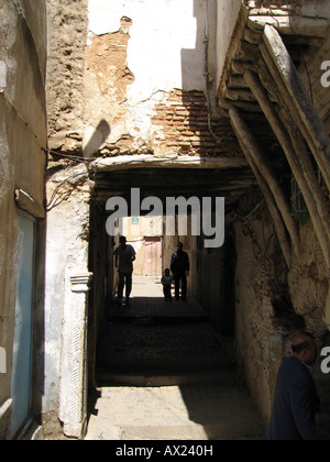 Vue sur la rue de casbah (site du patrimoine mondial de l'UNESCO), vieux centre historique ville, Alger, Algérie Banque D'Images