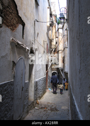 Vue sur la rue de casbah (site du patrimoine mondial de l'UNESCO), vieux centre historique ville, Alger, Algérie Banque D'Images