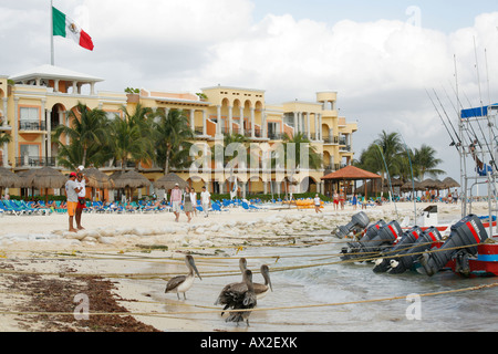 Le Mexique, Quintana Roo, Playa del Carmen, les touristes à la plage Banque D'Images