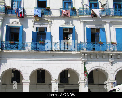 Façade du bâtiment blanc, Boulevard Ernesto Che Guervara, Alger, capitale de l'Algérie Banque D'Images