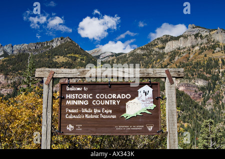 Inscrivez-vous pour accueillir les touristes à Colorado pays minier Historique Sites Ouray County au Colorado Banque D'Images