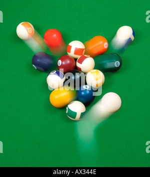 Action Réaction sur la table de billard Banque D'Images