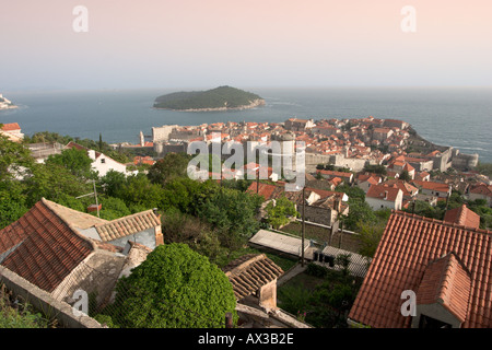 Sur la ville en début de soirée, Dubrovnik, Croatie, la côte dalmate Banque D'Images