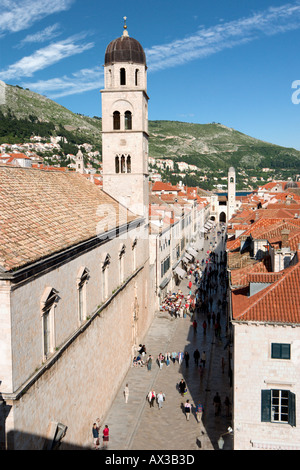 La Placa (Stradun, la rue principale) vue depuis les remparts de la ville, Vieille Ville, de la côte dalmate, Dubrovnik, Croatie Banque D'Images