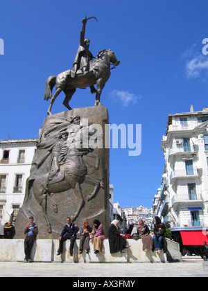 Statue historique, Place Emir Abdelkader, Alger, Algérie Banque D'Images