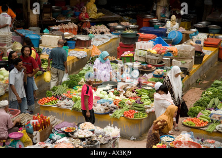 Les produits frais du marché Central, Kota Bharu, Bahru, Baru, Malaisie Banque D'Images