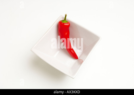 Piment rouge dans un bol Banque D'Images