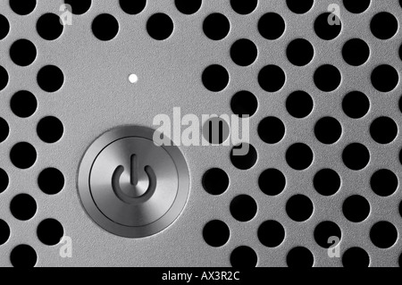 Close Up d'un bouton d'alimentation de l'ordinateur / Contacteur. Noir et blanc. Banque D'Images