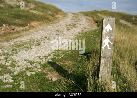 Panneau indiquant la direction de sentier sur le Great Orme à Llandudno, au Pays de Galles Banque D'Images