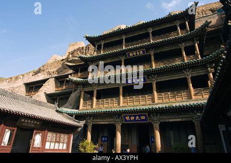 Chine, Province du Shanxi, Datong. Bâtiment principal de grottes de Yungang coupée pendant la dynastie des Wei du Nord (460 AD). Banque D'Images