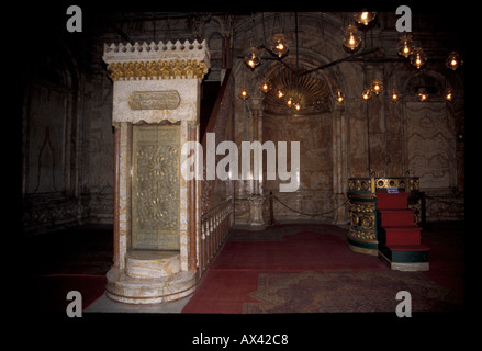 Minbar du XVIIIe siècle de la mosquée Muhammad Ali dans la Citadelle du Caire, en Égypte Banque D'Images