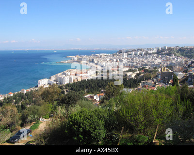 Sommaire des bay, à l'ouest de la ville d'Alger (Zighara), vue de Notre Dame d'Afrique le basilique, Algérie, Afrique du Nord Banque D'Images
