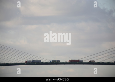 Une section de la Dartford Crossing suspension bridge dans le Kent Banque D'Images