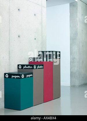 Bacs de recyclage Banque D'Images