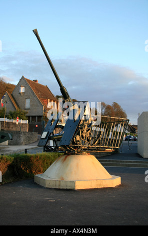 L'Anti aircraft gun sur l'affichage à proximité du musée du Débarquement à Arromanches sur Gold Beach, en Normandie. Banque D'Images