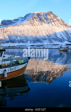 L'île de Kvaløya tromvik Norvège cercle arctique hiver neige Banque D'Images
