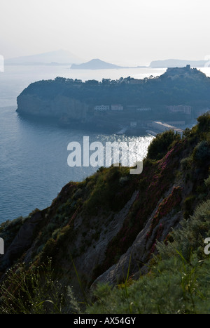 Italie Naples sur la mer depuis le Parc Virgiliano avec le Pocida Nisida et Ischia islands Banque D'Images