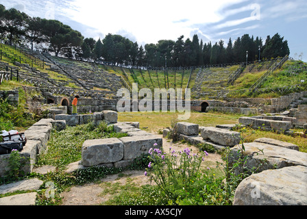 Amphithéâtre de l'antique Tyndaris Tindari Sicile Sicilia Italie Italia Banque D'Images