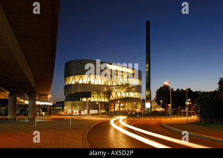 Musée Mercedes Benz, Stuttgart, Baden Württemberg, Allemagne, Europe Banque D'Images