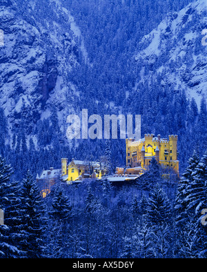 Château de Hohenschwangau près de Füssen, Allgaeu, Bavaria, Germany, Europe Banque D'Images