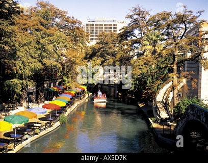 Promenade à la rivière San Antonio, Texas, USA Banque D'Images