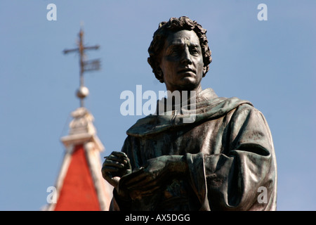 Poète Andrija Kacic-Miocic montrant Memorial, à l'arrière de l'église Baroque St Markus, Makarska, Croatie, Europe Banque D'Images