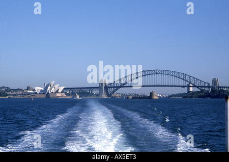Le port de Sydney, Australie avec l'Opéra et le pont. Photo Tony Gale Banque D'Images
