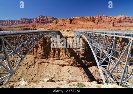 Navajo Bridge, pont métallique sur la rivière Colorado, Marble Canyon, Navajo Indian Reservation, Arizona, USA, Amérique du Nord Banque D'Images