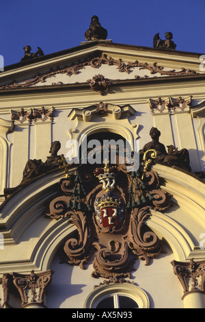 Prague, République tchèque ; détail de la palais de l'archevêque dans l'enceinte du château. Banque D'Images