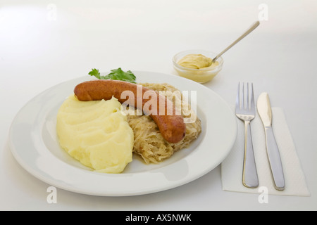 Mettwurst saucisses, choucroute, purée de pommes de terre et la moutarde Banque D'Images