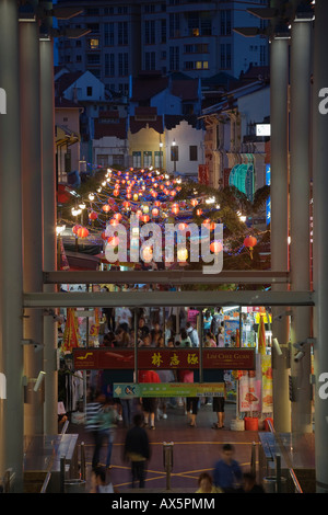 À plus de Pagoda Street au-dessus de la station de MRT de Chinatown à Singapour Banque D'Images