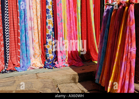 Tissu coloré au bazar de Katmandou, Népal Banque D'Images