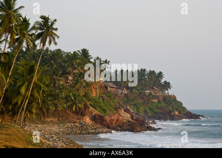 Falaise et plage de Varkala Inde Banque D'Images