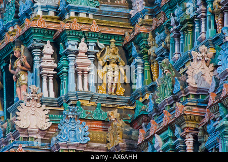 Détail ornemental ona Gopuram à Meenakshi Temple Hindou à Madurai Inde Banque D'Images