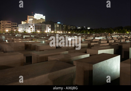 Cubes de pierre à memorial pendant la nuit, Mémorial aux Juifs assassinés d'Europe, Potsdamer Platz, Berlin, Allemagne Banque D'Images