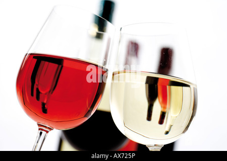 Deux verres de vin, close-up Banque D'Images