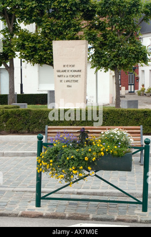 Jardins publics à St Valery sur Somme commémorant le départ de Guillaume le Conquérant à Hastings en 1066 Banque D'Images