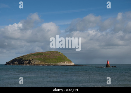 L'île de macareux Penmon Point Anglesey au nord du Pays de Galles Banque D'Images